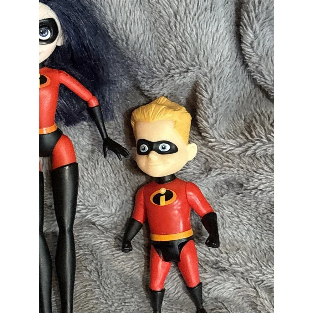 2018 Incredibles Lot of 3 Mrs Incredible Elastigirl Violet Dash Dolls Figures